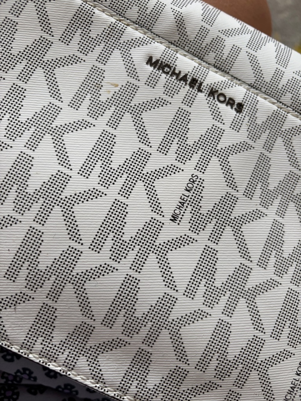 Michael Kors White and Black MK Logo Crossbody Bag - Picture 4 of 8
